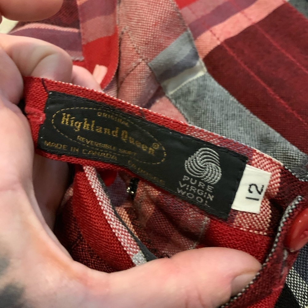Vintage Highland Queen Pleated Wool Kilt Skirt Tartan Plaid Red Black Size 12 - Picture 2 of 6